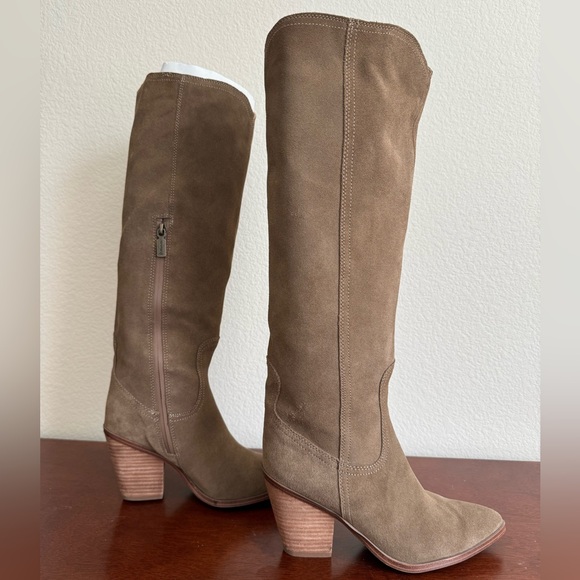 Blondo Waterproof, Willow Taupe Sued , Size 7 - Picture 4 of 6